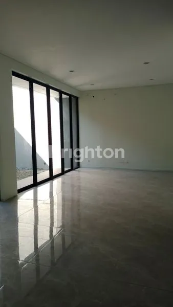 image RUMAH BARU GRESS DISTRICT NINE CITRALAND (3)