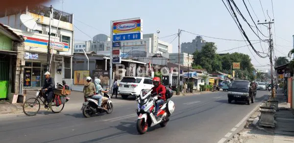 image RUMAH KEBON JERUK LOKASI STRATEGIS UNTUK RUMAH KOST (4)