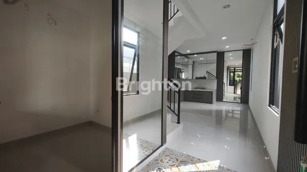 image RUMAH BARU POSISI HUK DURI KEPA 3 LANTAI SEMIFURNISH  (2)