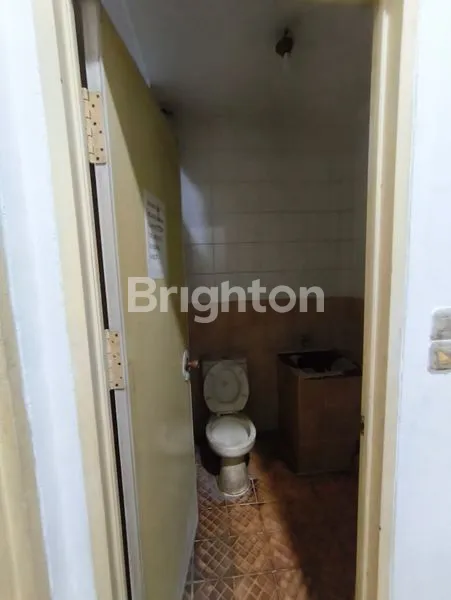 image RUKO GANDENG 3 LANTAI POSISI MAINROAD DI MERUYA SELATAN (6)