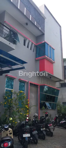 2 gedung kantor di Jl. Olahraga  Kemanggisan Jakarta Barat lokasi strategis dekat pintu tol cocok untuk segala usaha parkiran luas