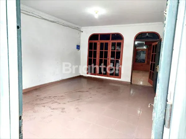 image DIJUAL RUKO INTI KOTA LOKASI PREMIUM - TITIK 0 KOTA MEDAN DAERAH JL. GURU PATIMPUS & JL. PUTRI HIJAU - SEMI FURNISHED  (3)