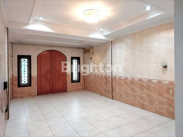 image DIJUAL RUKO INTI KOTA LOKASI PREMIUM - TITIK 0 KOTA MEDAN DAERAH JL. GURU PATIMPUS & JL. PUTRI HIJAU - SEMI FURNISHED  (5)