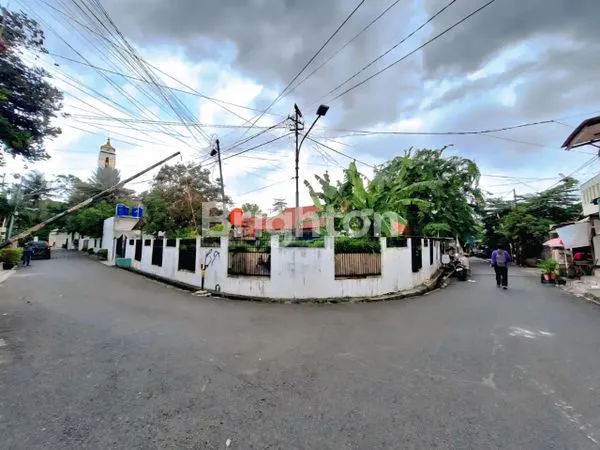 image RUMAH LUAS DOUBLE HOOK STRATEGIS BEBAS BANJIR DI KEMANGGISAN JAKARTA BARAT (1)