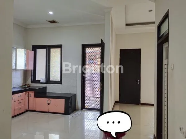 image RUMAH 2 LANTAI SIAP HUNI DI KAWASAN PERUMAHAN  RUNGKUT ASRI SURABAYA  (3)