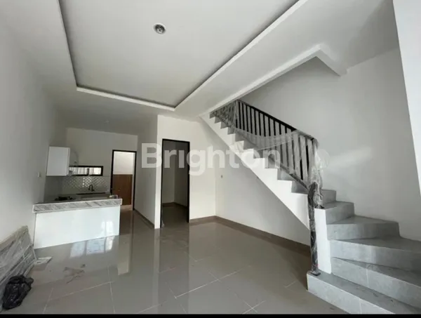 image RUMAH 2 LANTAI DI PUSAT KOTA JALAN ORO ORO PACARKELING TAMBAKSARI  (1)