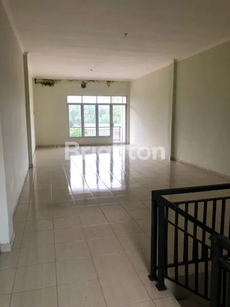 image RUKO STRATEGIS DI JL. SOEKARNO HATTA KARANG JOANG, BALIKPAPAN UTARA (4)