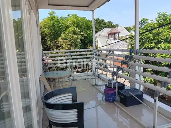 image PANTAI MENTARI DUA LANTAI DEKAT RAYA KENJERAN (3)