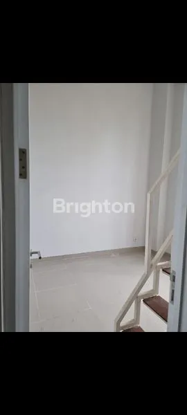 image LOKASI TERDEPAN 2 LANTAI MINIMALIS TERAWAT DEKAT AKSES TOL DAN PAKUWON MALL (5)