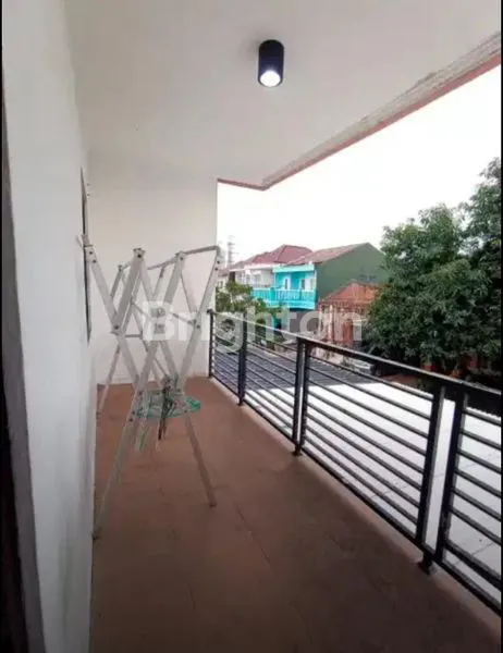 image RUMAH 2 LANTAI (8)