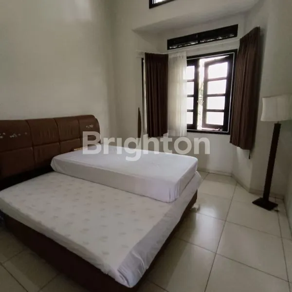 image RUMAH SIAP HUNI DI BANDOENG TEMPO DOELOE KOTA BARU PARAHYANGAN – VIEW DANAU, SHM, FULL AC (2)