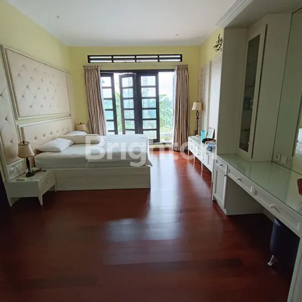 image RUMAH SIAP HUNI DI BANDOENG TEMPO DOELOE KOTA BARU PARAHYANGAN – VIEW DANAU, SHM, FULL AC (7)