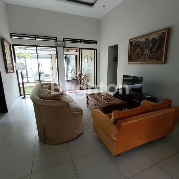 image RUMAH SIAP HUNI DI BANDOENG TEMPO DOELOE KOTA BARU PARAHYANGAN – VIEW DANAU, SHM, FULL AC (1)