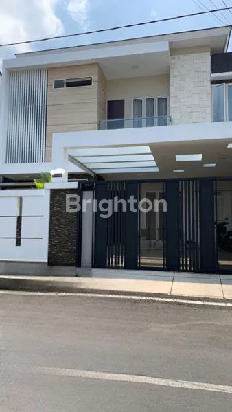 image RUMAH MEWAH, CANTIK DAN TERAWAT (1)