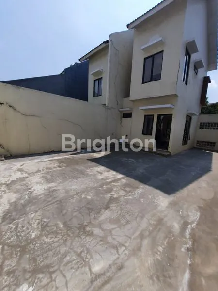 image RUMAH GREEN ARA DAMAR KOTA HARAPAN INDAH SUMMARECON CROWN GADING BEKASI (7)