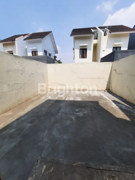 image RUMAH GREEN ARA DAMAR KOTA HARAPAN INDAH SUMMARECON CROWN GADING BEKASI (8)