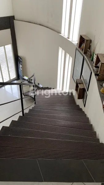 image GEDUNG EKS KANTOR STRATEGIS AREA KOMERSIL BENDUL MERISI (2)