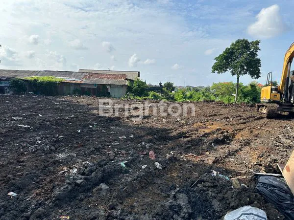TANAH KOSONG DIPINGGIR JALAN RAYA LOKASI STRATEGIS COCOK UNTUK SEGALA USAHA DIAREA DENPASAR UTARA