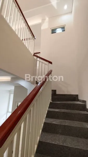 image RUMAH BARU PANTAI MENTARI ONE GATE SIAP HUNI LINGKUNGAN RAPI NYAMAN (7)