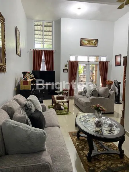 image VILLA MEWAH 2.5 LANTAI DI GAJAH MADA VISTA - 5KT, SEMI FURNISHED (1)