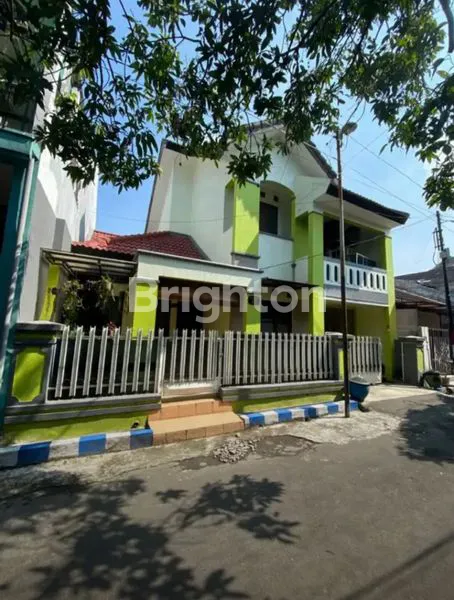 image RUMAH 2 LANTAI  DI SULFAT BLIMBING PUSAT KOTA MALANG (1)