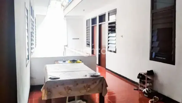 image RUMAH KOS DI SIWALANKERTO DEKAT UK PETRA (4)