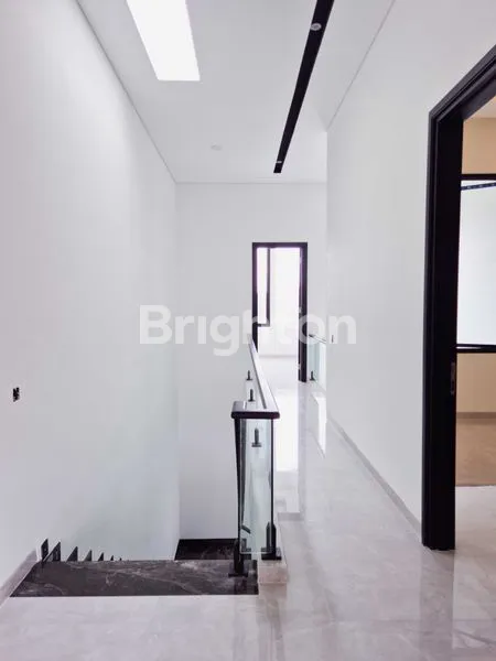 image RUMAH MEWAH MODERN TROPIS DI KUPANG BARU, LOKASI STRATEGIS DEKAT DARMO PERMAI (4)