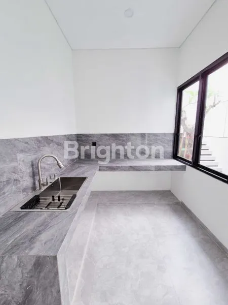 image RUMAH MEWAH MODERN TROPIS DI KUPANG BARU, LOKASI STRATEGIS DEKAT DARMO PERMAI (5)