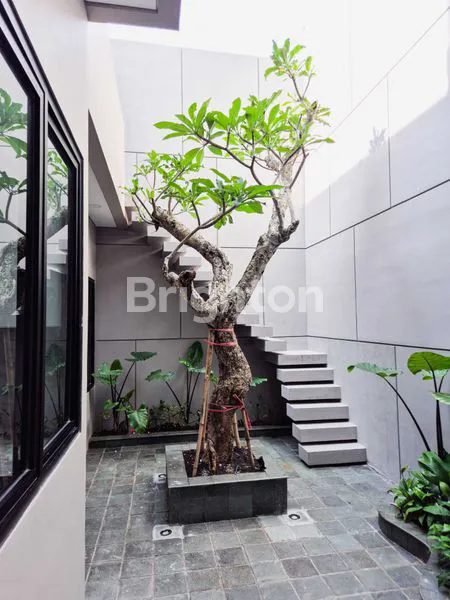 image RUMAH MEWAH MODERN TROPIS DI KUPANG BARU, LOKASI STRATEGIS DEKAT DARMO PERMAI (3)