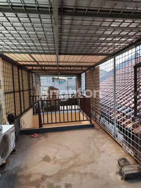 image RUMAH SUNTER PARADISE AKSES 3 MOBIL UK 10X18 HADAP TIMUR JAKARTA UTARA (6)