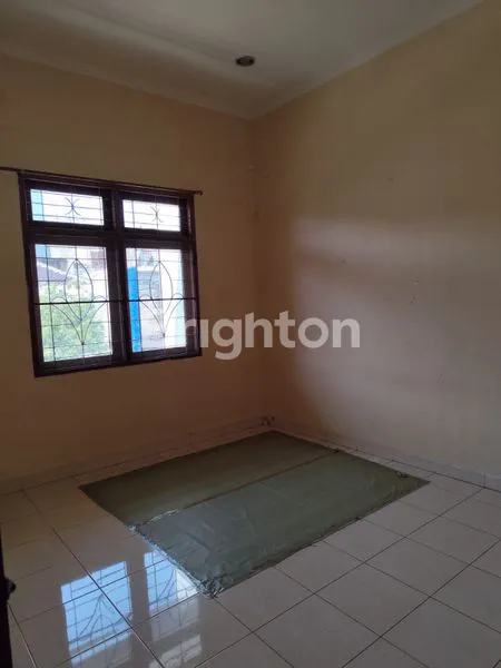 image RUMAH SUNTER PARADISE AKSES 3 MOBIL UK 10X18 HADAP TIMUR JAKARTA UTARA (5)