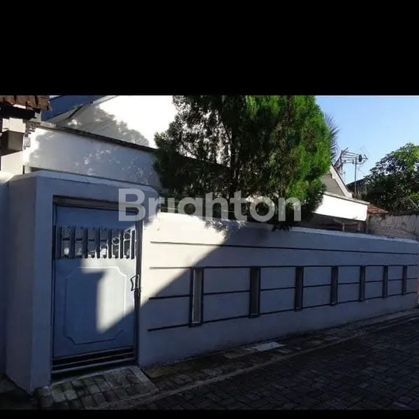 RUMAH LAMA DI JEMBER