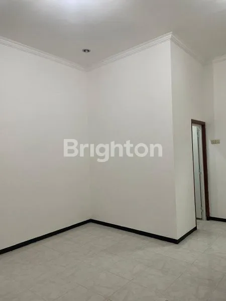 image PLOSO TIMUR, SUDAH DIRENOVASI DAN CAT, TINGGAL MASUK, DEKAT KENJERAN, PASAR ATOM, UNIVERSITAS WIDYA MANDALA (7)