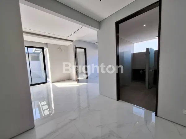 image RUMAH MEWAH MINIMALIS STAMFORD PLACE CITRALAND UTAMA BARU GRESS (2)