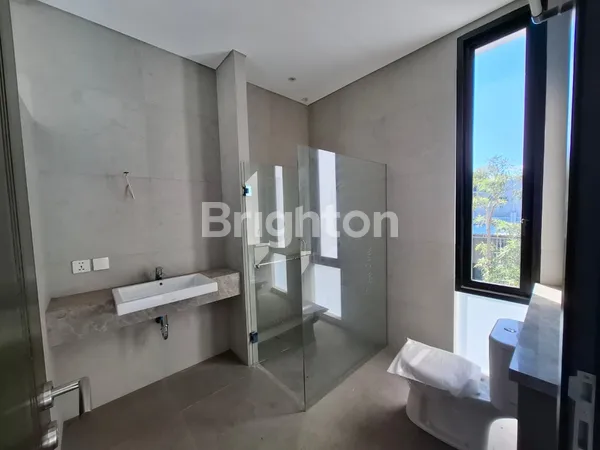 image RUMAH MEWAH MINIMALIS STAMFORD PLACE CITRALAND UTAMA BARU GRESS (4)