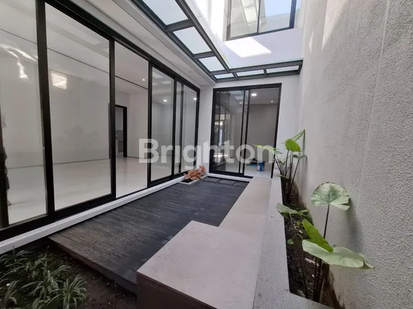 image RUMAH MEWAH MINIMALIS STAMFORD PLACE CITRALAND UTAMA BARU GRESS (5)