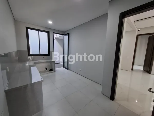 image RUMAH MEWAH MINIMALIS STAMFORD PLACE CITRALAND UTAMA BARU GRESS (7)