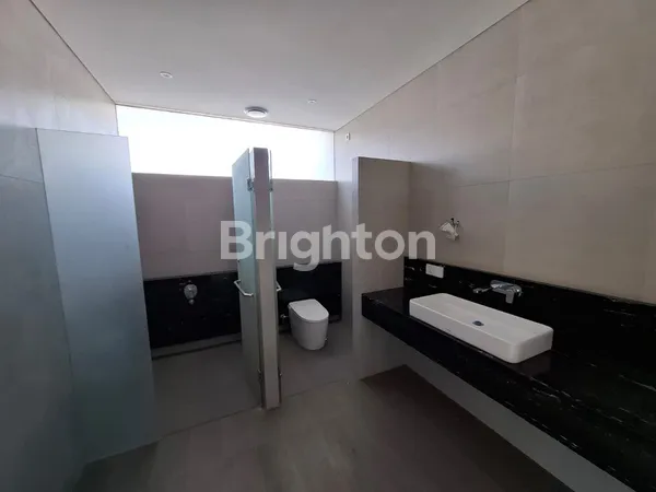 image RUMAH MEWAH MINIMALIS STAMFORD PLACE CITRALAND UTAMA BARU GRESS (8)