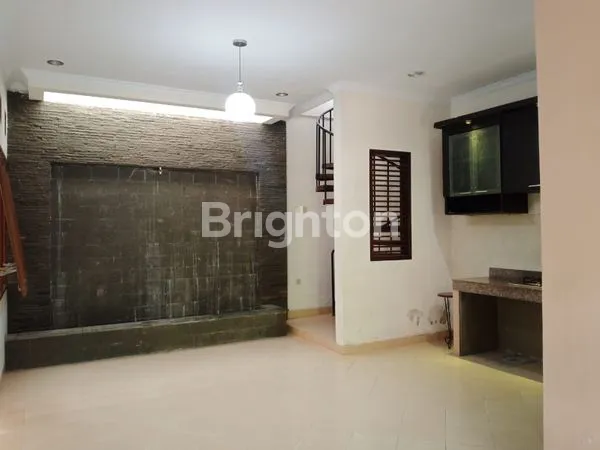 image RUMAH CANTIK DALAM PERUMAHAN DEKAT UII KALIURANG (4)