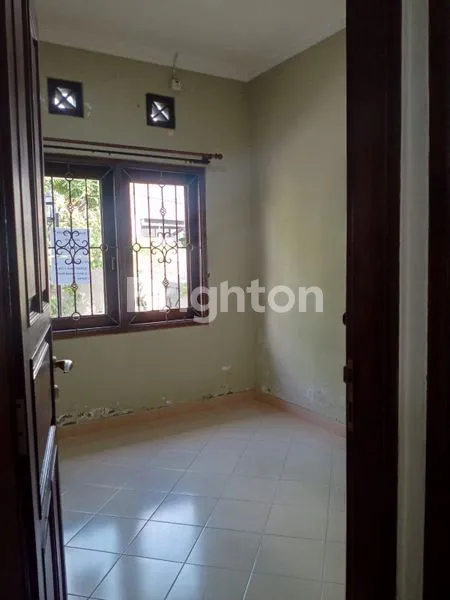 image RUMAH CANTIK DALAM PERUMAHAN DEKAT UII KALIURANG (7)