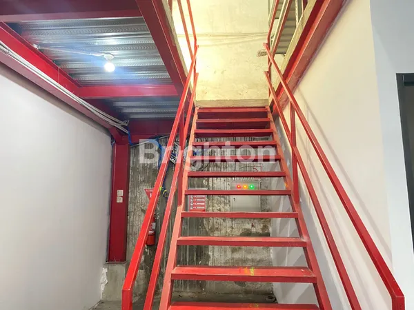 image  GUDANG MARGOMULYO PERMAI DEKAT KALIANAK (2)