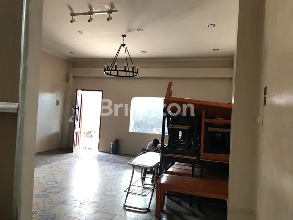 image RUMAH HOOK COCOK UNTUK USAHA DI KOPO (1)