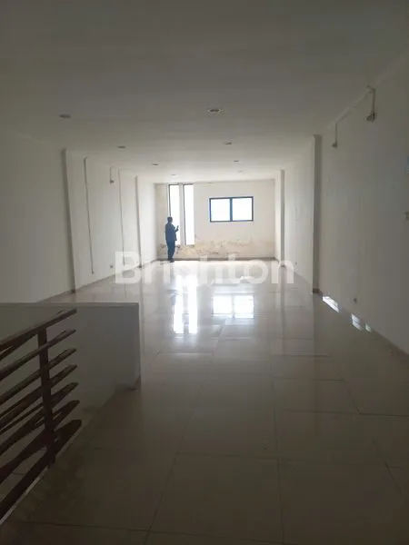 image RUKO 3 LANTAI DENGAN BASEMEN DI PADALARANG TEMPAT STRATEGIS RAMAI (2)