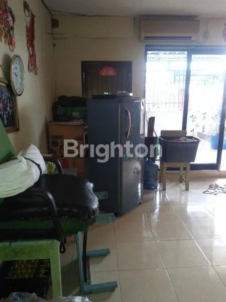 image RUMAH TIGA LANTAI AREA MAYOR RUSLAN, ILIR TIMUR I (4)