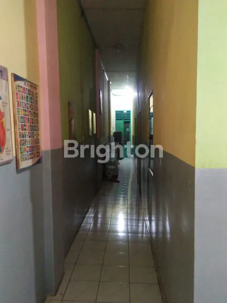 image RUMAH TIGA LANTAI AREA MAYOR RUSLAN, ILIR TIMUR I (5)