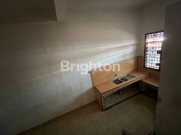 image RUKO KOMPLEK BARU INDAH JL. BERLIAN SARI (7)