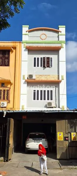 RUKO 3 LANTAI DI KOTA