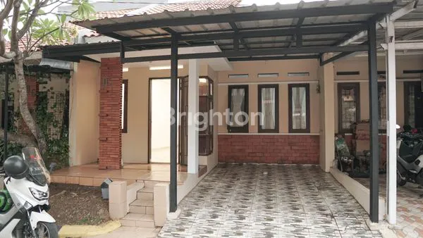 image RUMAH DI FELICITY TOWNHOUSE DEPAN THE PARK SAWANGAN (1)