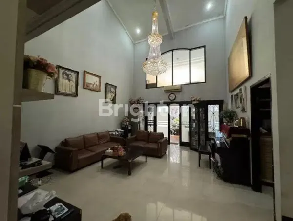 image RUMAH MEWAH DI TAMAN ALFA INDAH JAKARTA SELATAN (1)
