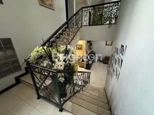 image RUMAH MEWAH DI TAMAN ALFA INDAH JAKARTA SELATAN (3)